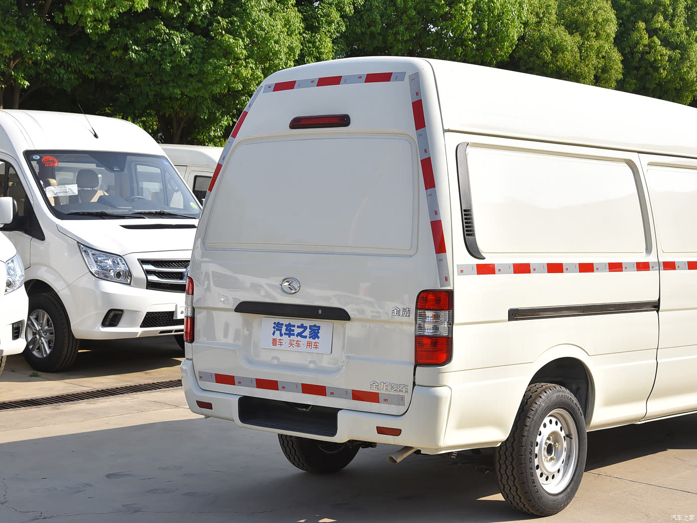 汽车之家>汽车图片>金龙>金威>2022款2.