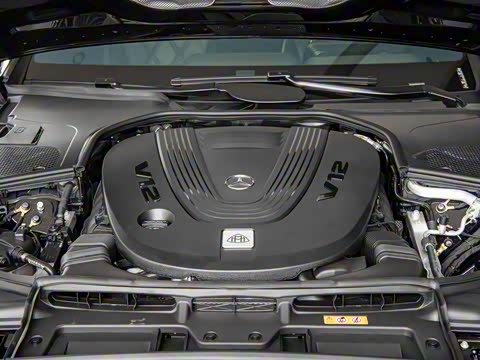 2025�� �Ŀ� S 680 4MATIC ��ҹ��