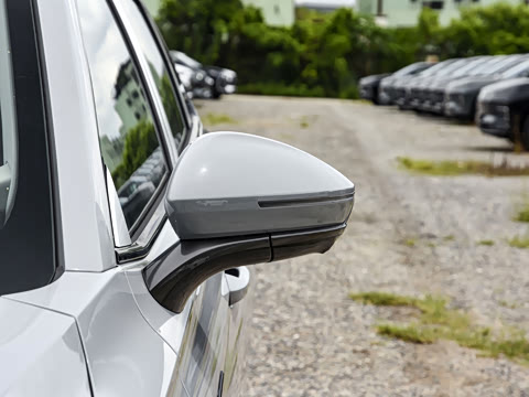 2025�� 2.0T �Զ���+