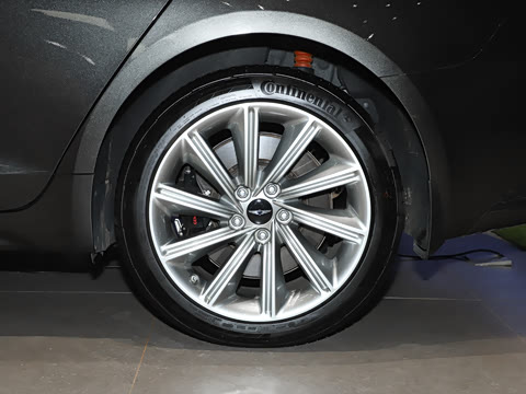 2024�� 2.0T ���Ͱ���������� Shooting Brake