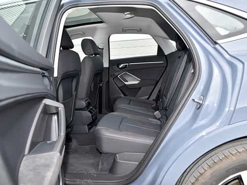 【图】奥迪q3 sportback 2022款 40 tfsi rs套件燃速型报价_图片_奥迪