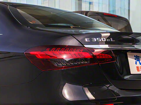 2022�� �Ŀ�� E 350 e L ���ʽ��϶����γ�