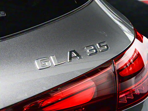 2025�� AMG GLA 35 4MATIC