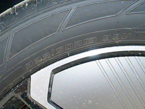 2025�� 735MAX 175kW