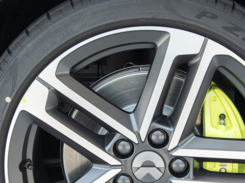 2025�� �ھ������ 75kWh Touring