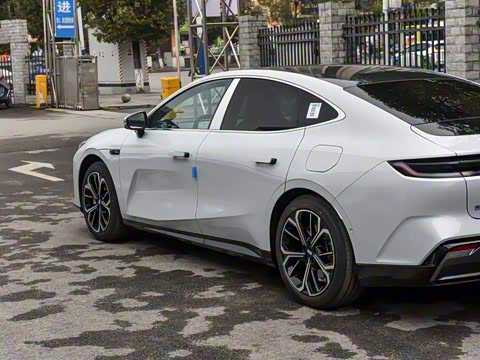 2025�� 700km Զ���Ǽݰ�