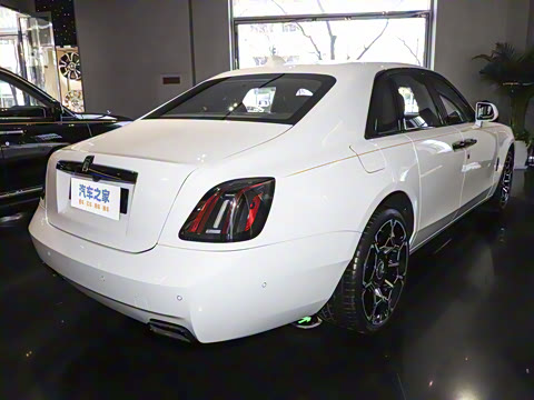 2025�� Black Badge