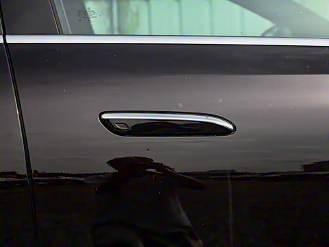 2025�� �Ŀ� E 260 L �˶���