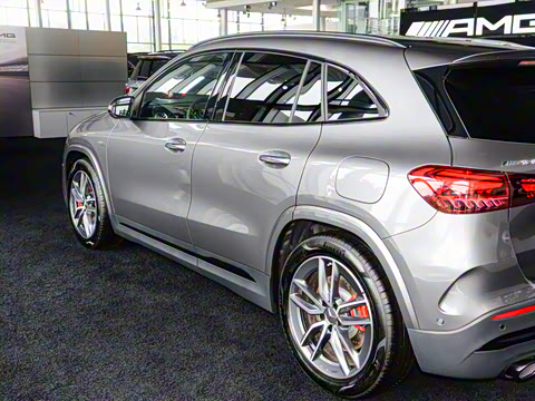 2025�� AMG GLA 35 4MATIC
