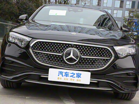 2025�� �Ŀ� E 300 L �����˶���