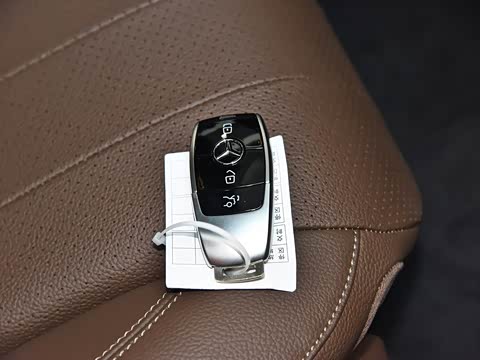 2019�� E 200 �˶��� 4MATIC