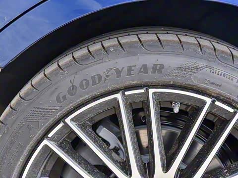 2025�� �Ŀ� C 260 L �˶���