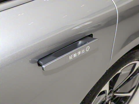 2025�� 75kWh Touring