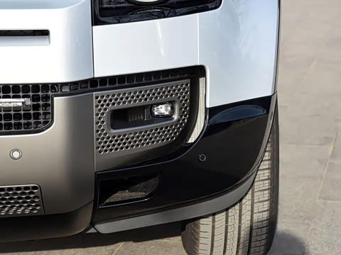 2023�� 110 3.0T P400 X-DYNAMIC HSE