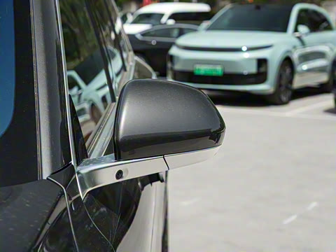 2025�� Ultra ���ܻ��°�