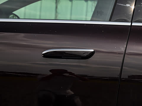 2025�� �Ŀ� E 260 L �˶���