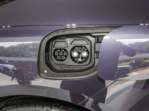 2025�� �Ŀ� Max�����