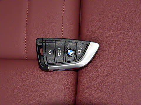 2021�� �Ŀ� 325i M�˶���װ