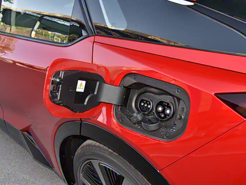 2025�� 550 PRO���а�