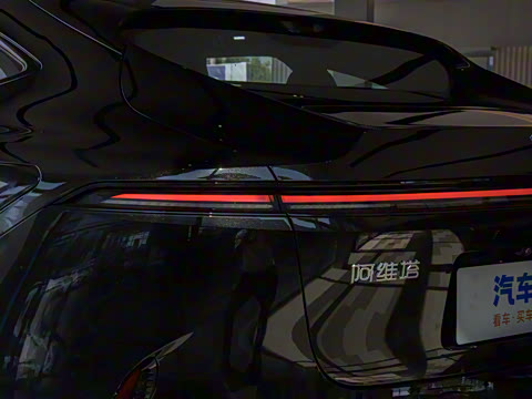 2025�� �Ŀ� Max ���̰�