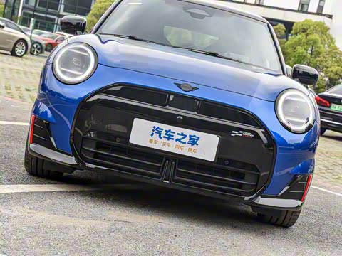 2025�� JOHN COOPER WORKS