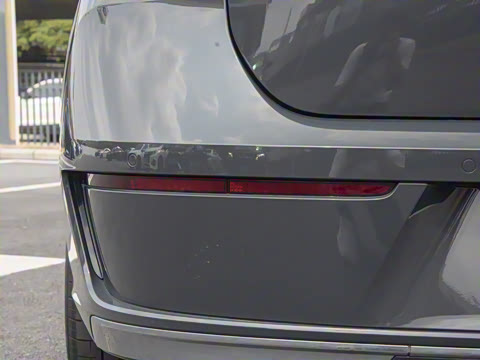 2023�� 735Li ������װ