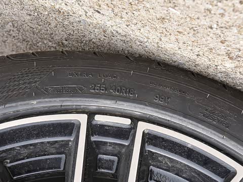 2025�� �Ŀ� C 260 L �˶���