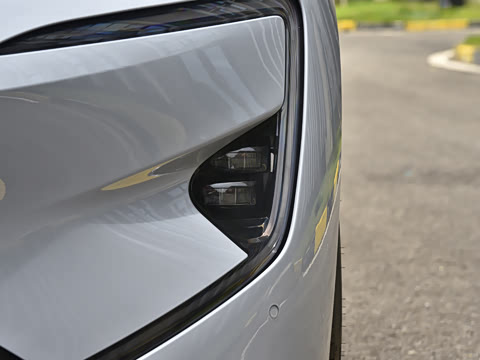 2025�� �Ŀ� Ultra���̰�