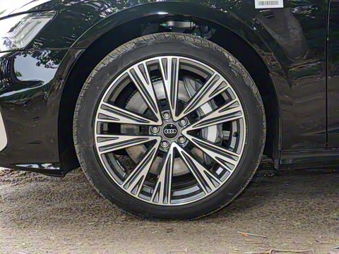 2025�� �Ŀ� 55 TFSI quattro �콢������