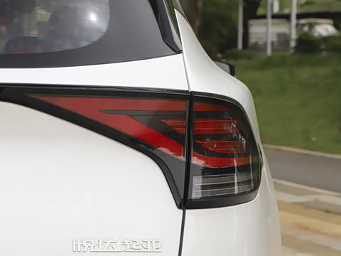 2025�� 2.0T �������������