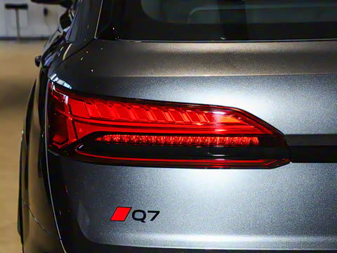 2025�� 55 TFSI quattro S line�˶���