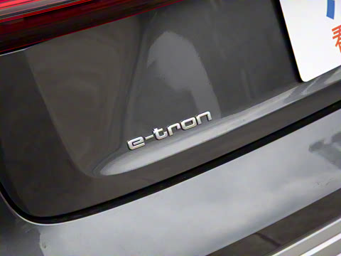 2021�� 50 quattro ������