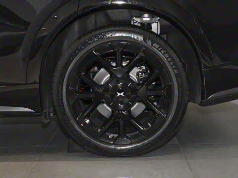 2025�� 702 �������� Max