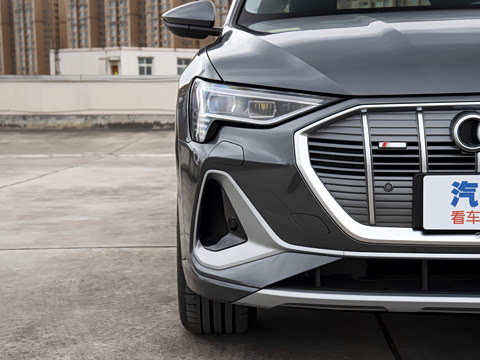 2021�� 50 quattro ������