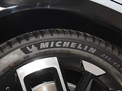 2025�� 702 �������� Ultra