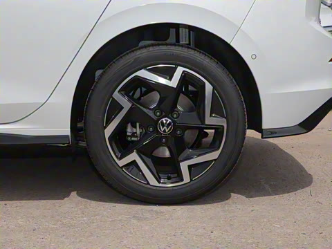 2025�� �Ŀ�� 300TSI R-Line