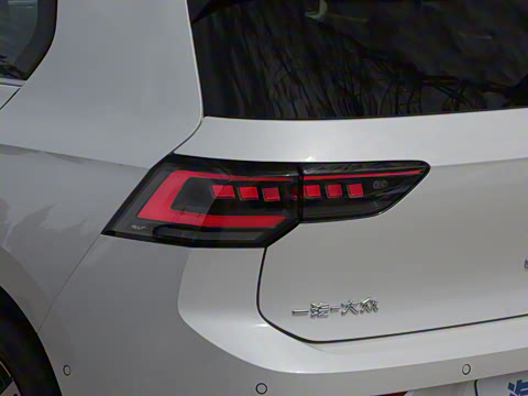 2025�� �Ŀ�� 300TSI R-Line