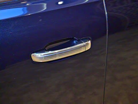 2025�� 4.0T V8 ��ͤ���϶��ư�