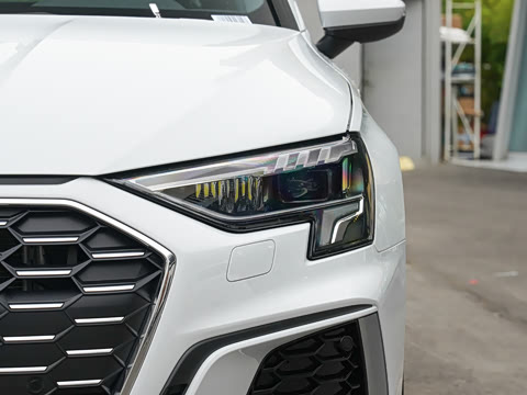 2023�� �Ŀ� A3L Limousine 35 TFSI ʱ���˶���