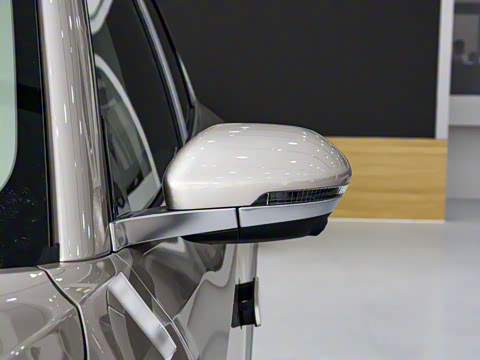 2025�� 688MAX 175kW