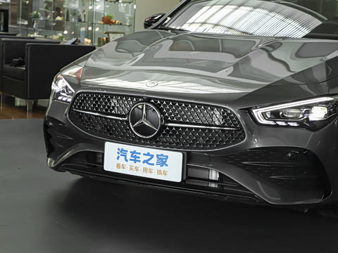 2025�� CLA 260 4MATIC