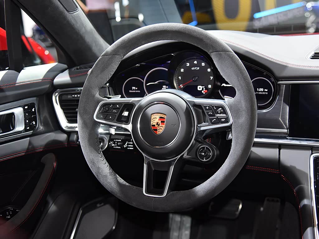 Porsche Panamera II, Лифтбек: фото поколения