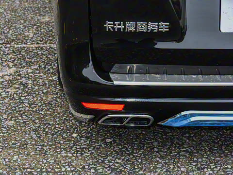 2025�� 2.0T ʢ��