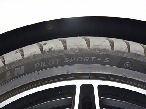 2025�� AMG C 43 4MATIC ���нγ� �ر��