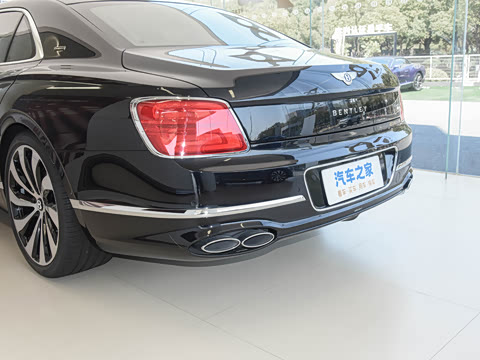 2024�� 4.0T V8 Mulliner