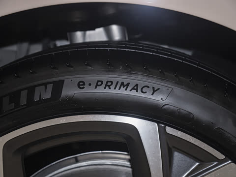 2025�� 75kWh Touring