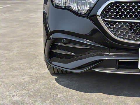 2025�� �Ŀ� E 260 L �˶���