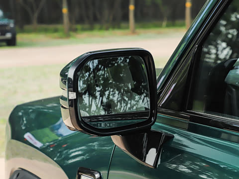 2025�� 2.0T 4WD Ultra