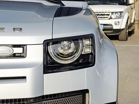 2023�� 110 3.0T P400 X-DYNAMIC HSE