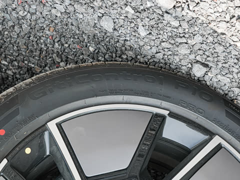 2025�� 501KM ����Max��